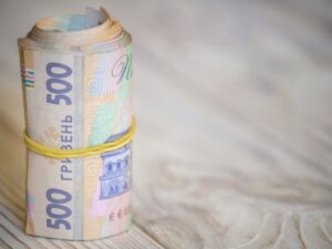 У яких числах надійдуть виплати ВПО переселенцям у лютому 2026 році — Грошова допомога